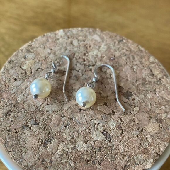 Sterling  silver  earrings - Picture 1 of 2